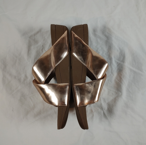 FitFlop Lulu Rose Gold Criss Cross Slide Sandals 8 - Picture 4 of 9